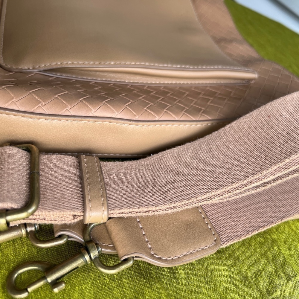 Universal thread crossbody Tan bag - Picture 4 of 9